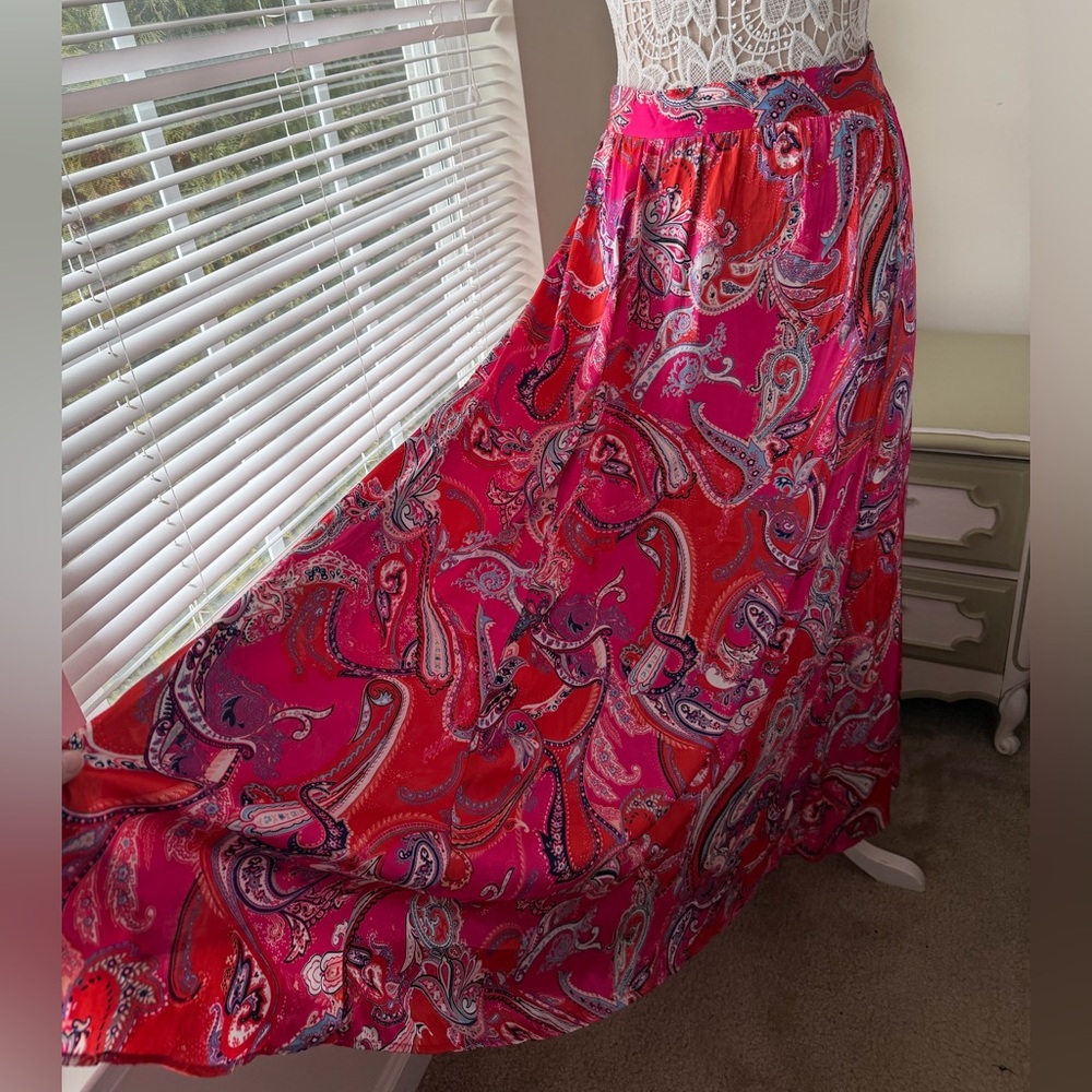 EUC Chicos Ultra Pink Printed Paisley Bohemian Maxi Skirt Satin Size 3, 16-18